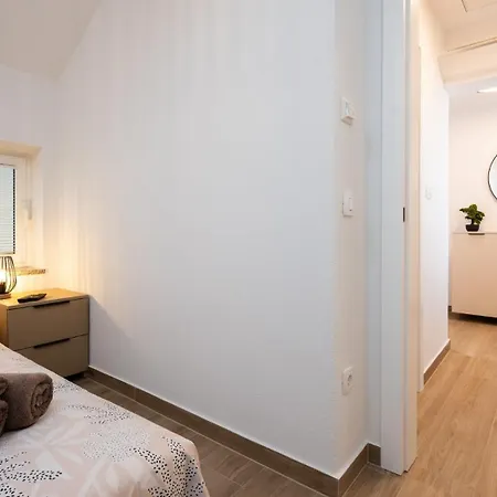 Summer Apartment