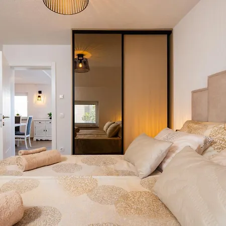 Summer Apartment *